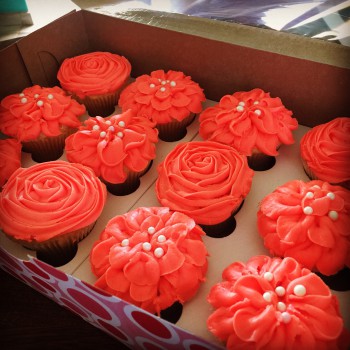 coral cupcakes